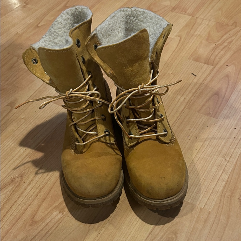 Women's Timberland Lace-Up boots with fold over detail